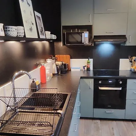 La Couree Avec Petit Exterieur * ליל